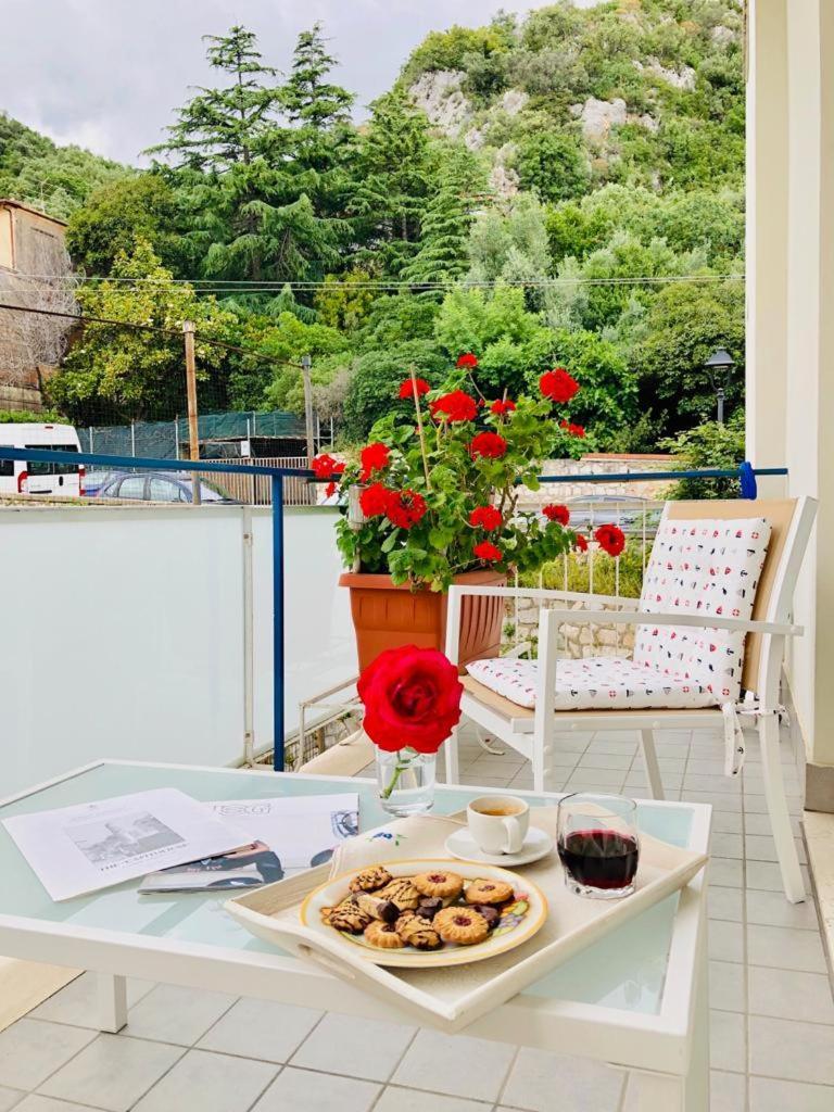 Casa Laura Bed & Breakfast Terracina Exterior foto