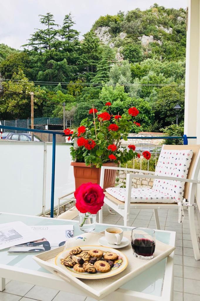 Casa Laura Bed & Breakfast Terracina Exterior foto